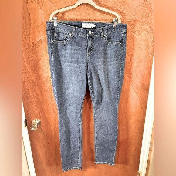 Torrid Jeans size 16r - Picture 1 of 8